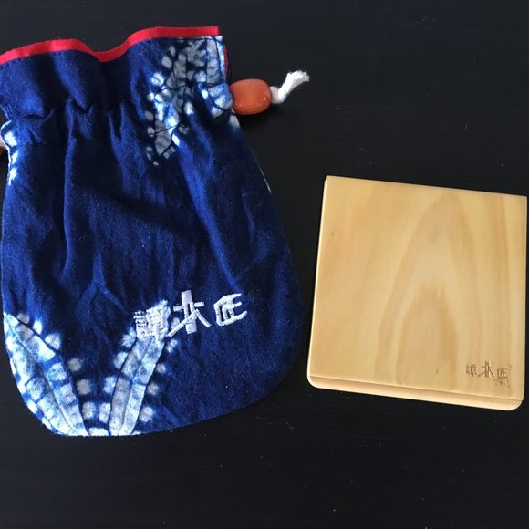 Bamboo Pocket Makeup Mirror With Batik Fabric Protective Bag - Picture 9 of 12